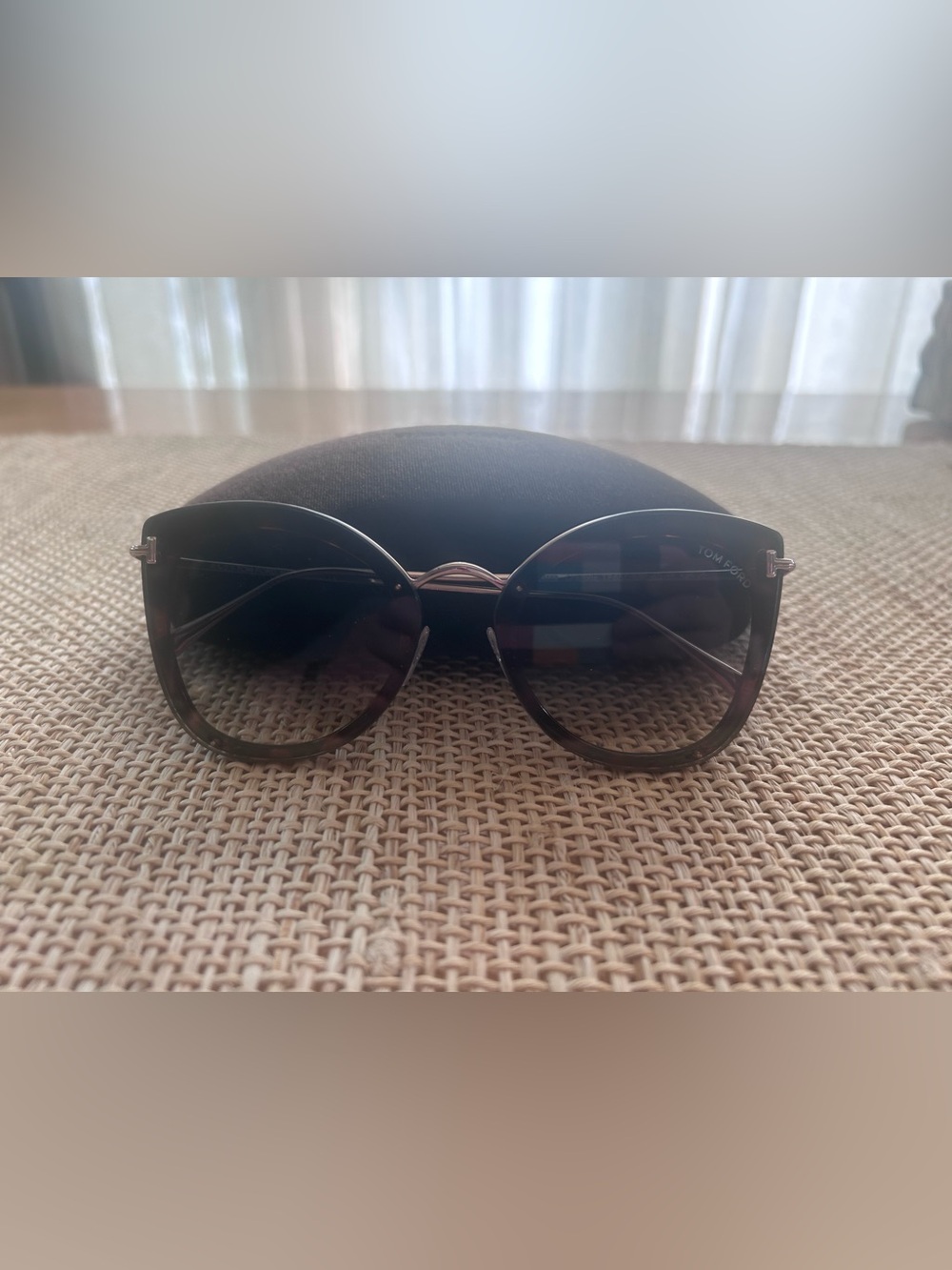 Tom Ford Charlotte 62mm Gold Tone w/Havana Tortoise Butterfly Shape Polarized. - Picture 4 of 9